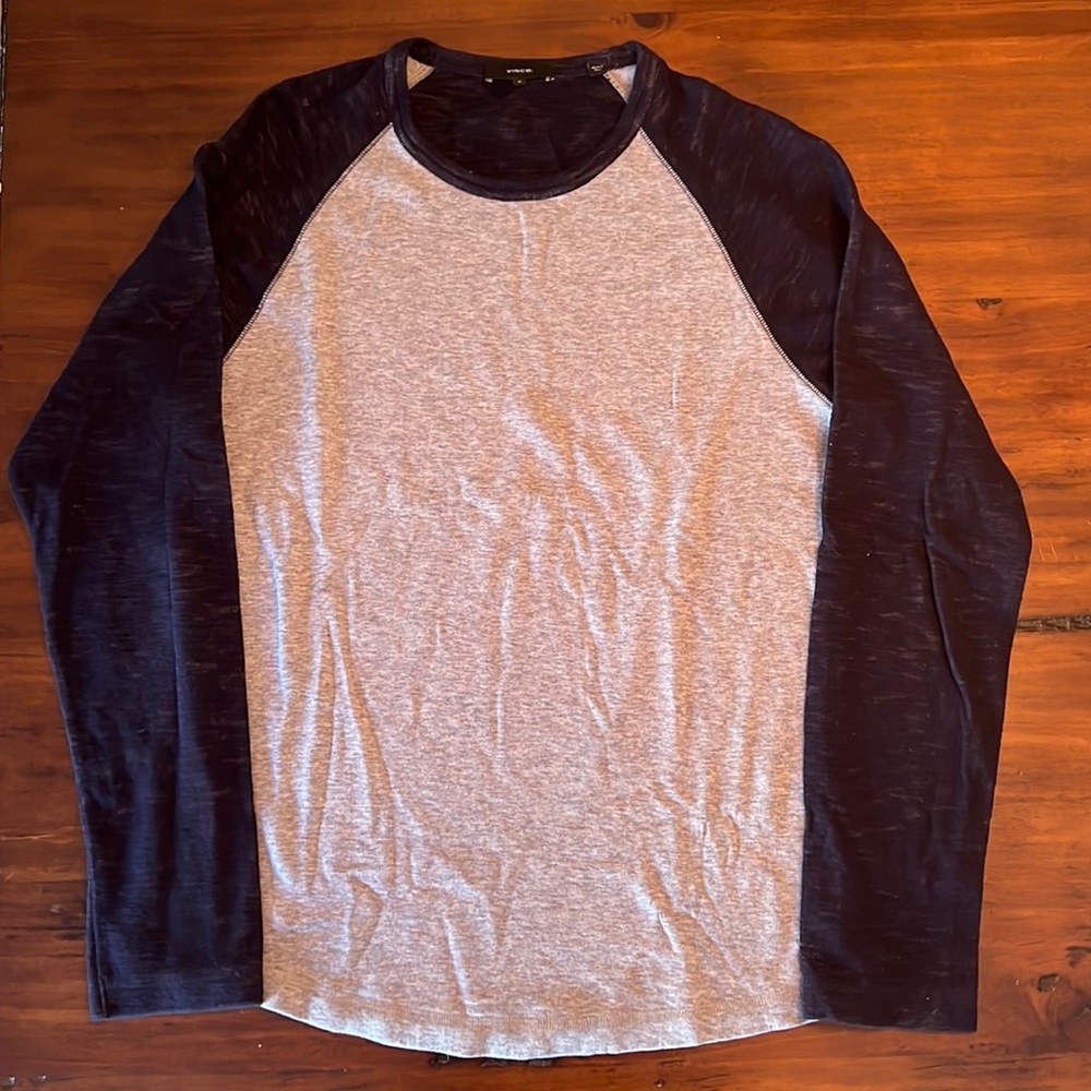 Men’s Vince longe sleeve raglan Medium